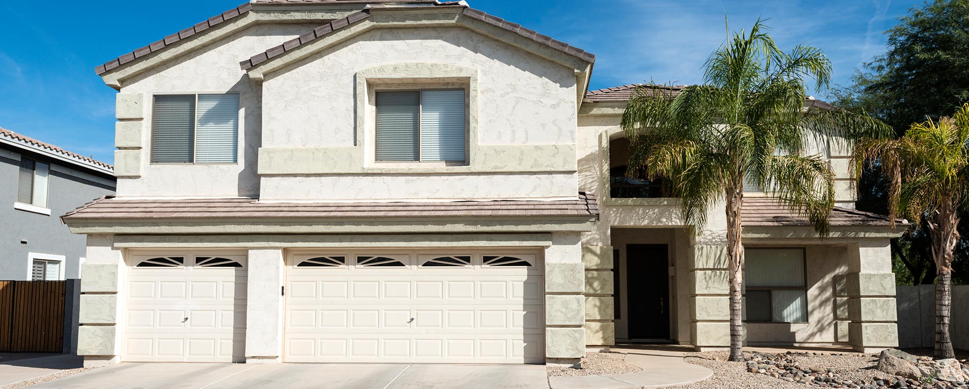 How Your Garage Door Can Affect Your Home&#39;s Interior Temperature